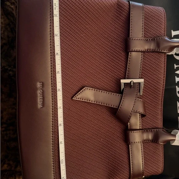 Su Queena Structured Tote Bag in Deep Burgundy - Picture 3 of 9
